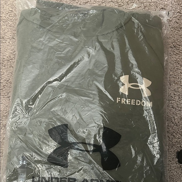 Under Armour Olive Freedom Tee - Picture 1 of 1